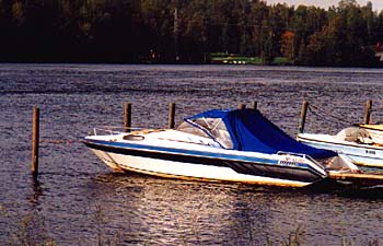boat with PL (28843 bytes)